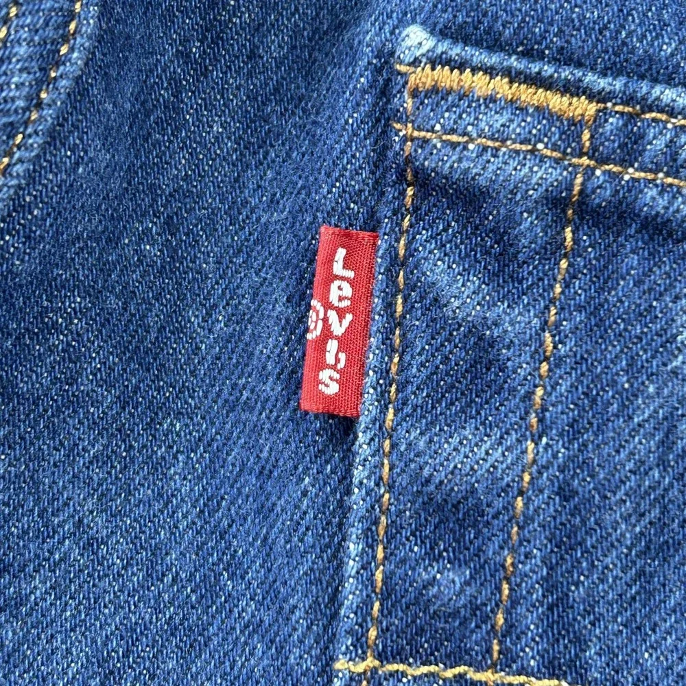 Levis 501 Jeans Mens 34x31 (32x31) Blue Medium Wash‎ Button Fly Straight Denim